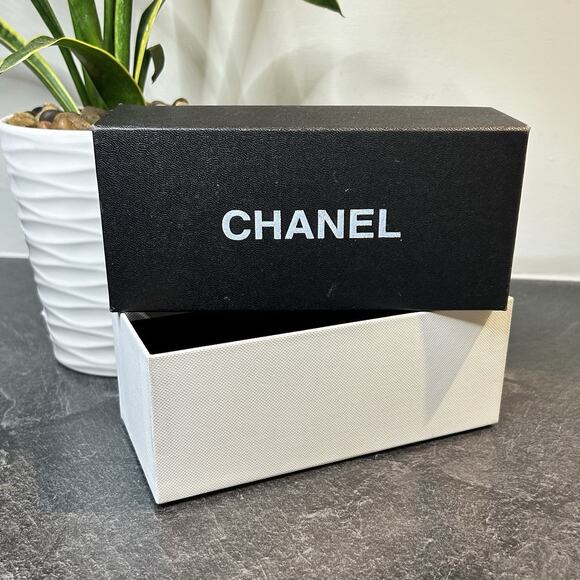 Authentic Chanel Empty Black & White Storage Gift Box 7" x 3" x 2.75" - Picture 1 of 10